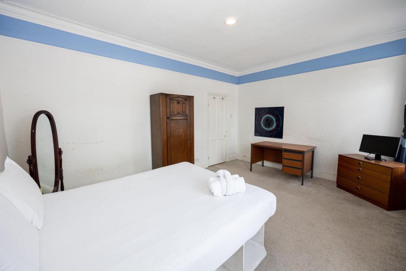 Guestready - Enchanting Life In Gorse Hill Manchester Eksteriør billede