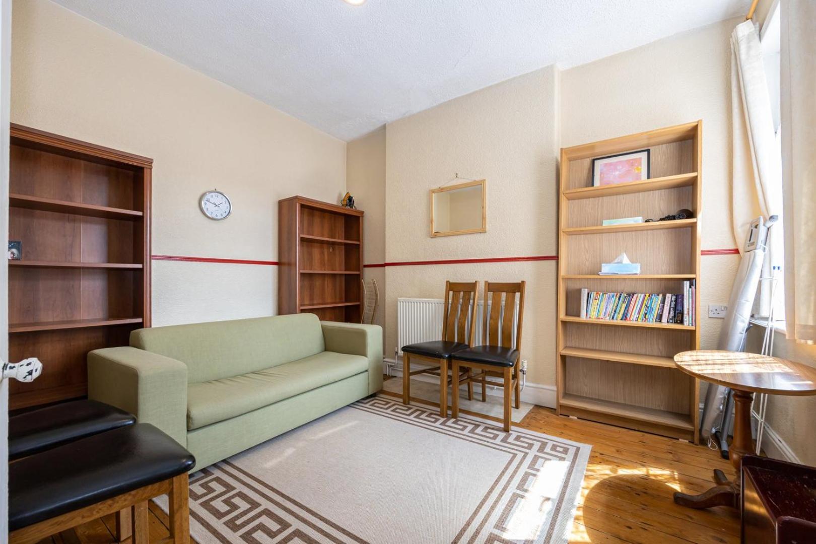 Guestready - Enchanting Life In Gorse Hill Manchester Eksteriør billede